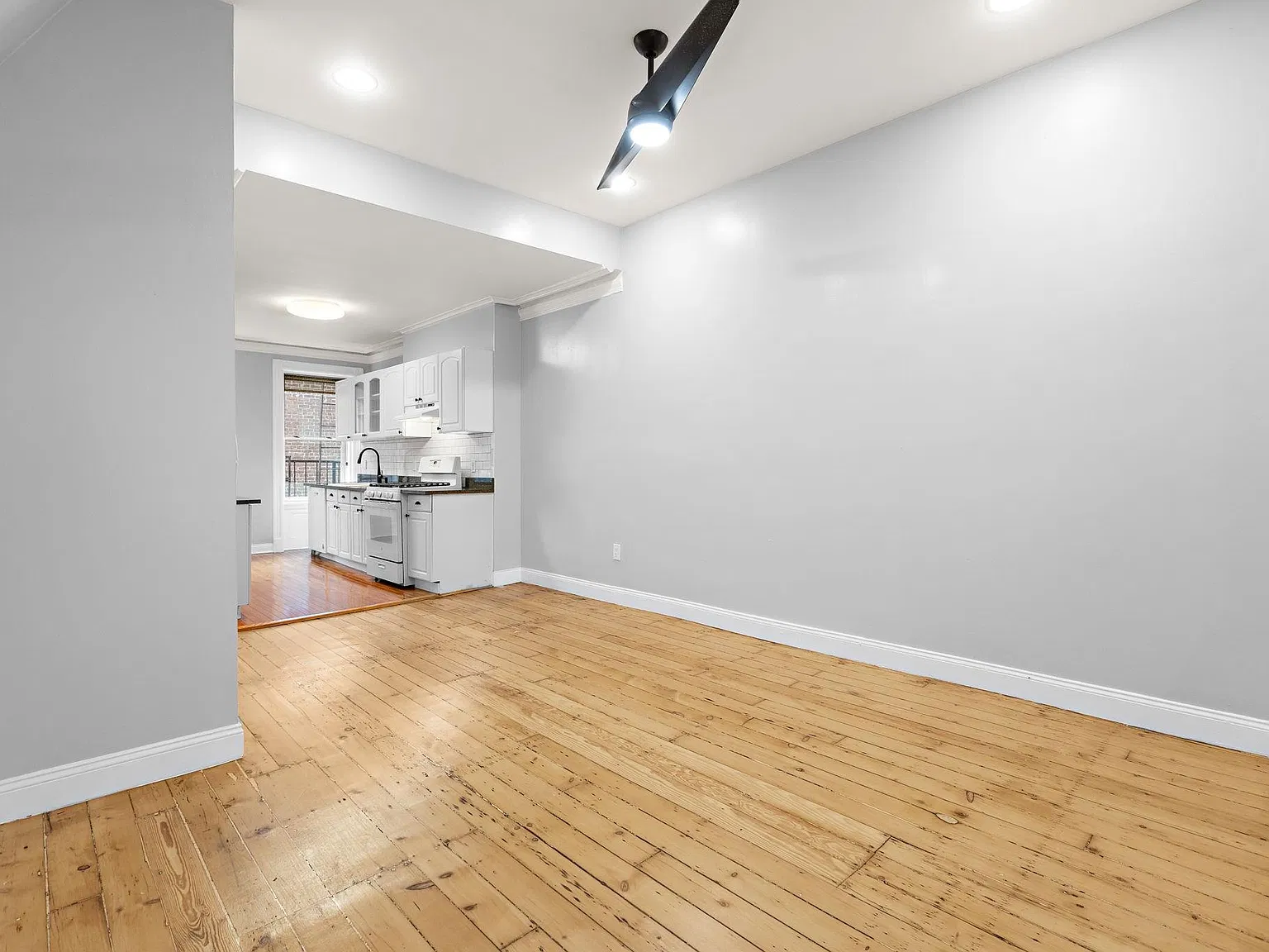 1 bed, 1.0 bath, $3,000 — Photo 3
