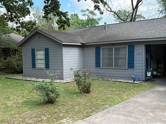 2nd image of 1107 Callahan Ave