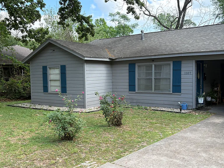 1107 Callahan Ave — Photo 2