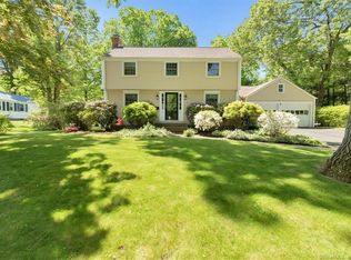126 Lakewood Cir N, Manchester, CT 06040