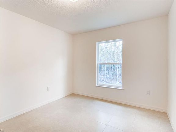 2nd image of 1711 NE 6th Ave