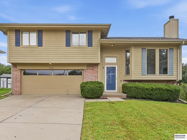 8006 S 152nd St, Omaha, NE 68138