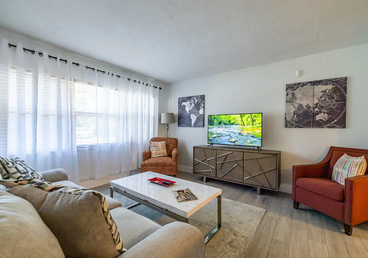 Clubview House | Family Stay by the Country Club — Photo 1
