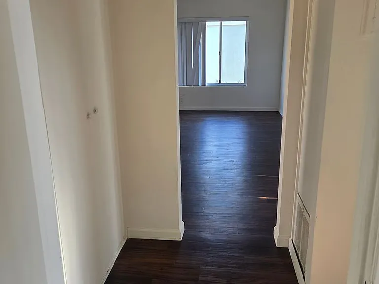 2207 N Verdugo Rd — Photo 3