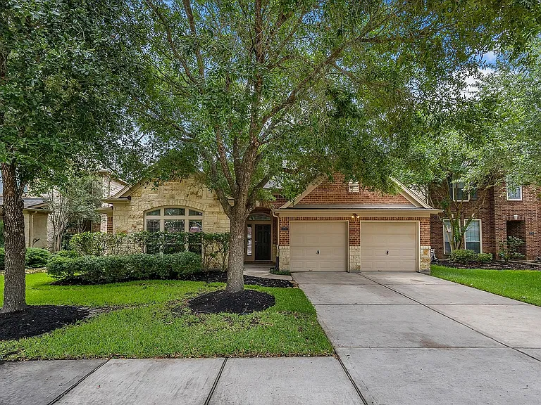 3711 Rocky Ledge Ln — Photo 1