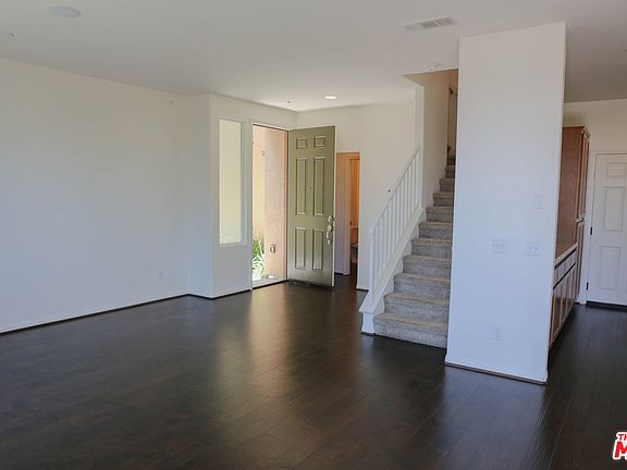 2nd image of 1506 Mission Ln