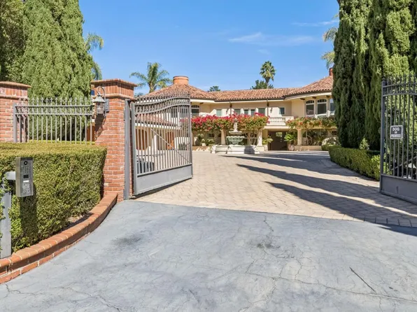 12500 Corbetta Ln, Los Altos Hills, CA 94022