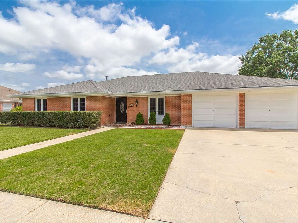 1st image of 504 Summerfield Dr