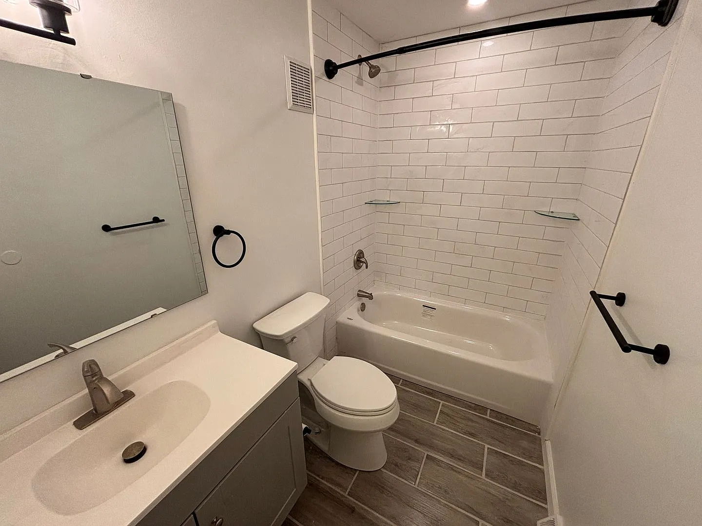 194 - 652 Summit - Summit Street KOP LLC — Photo 4