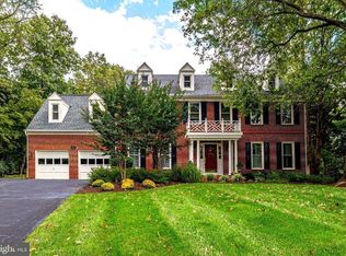 12704 Pond Crest Ln, Herndon, VA 20171