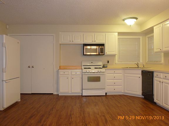 2nd image of 2401 Hillview Dr