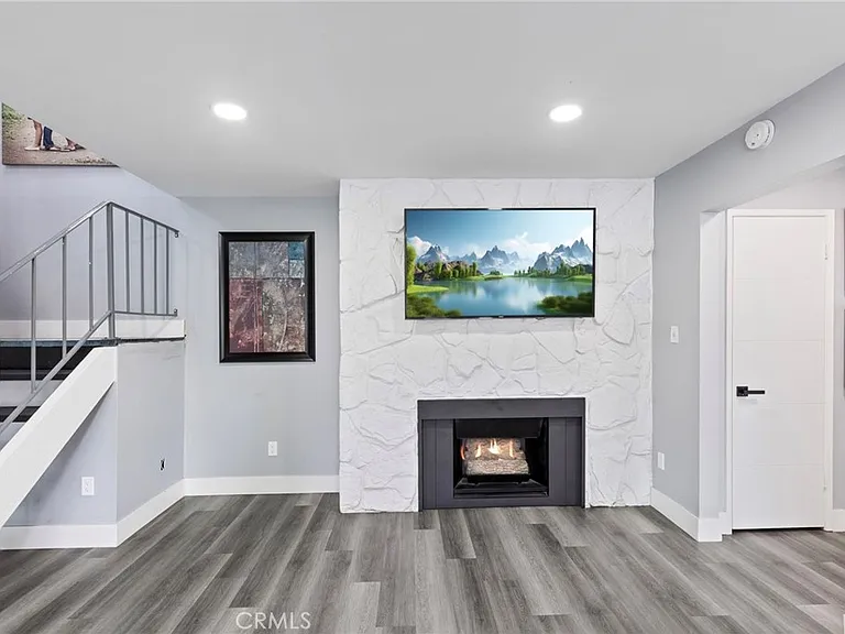 2215 E Avalon Ave — Photo 13