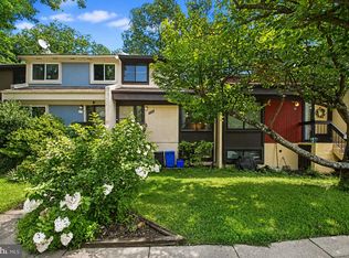 2104 Cartwright Pl, Reston, VA 20191