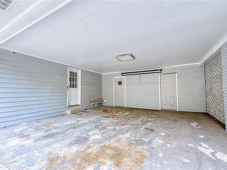 2418 Brookdale Dr NE — Photo 35