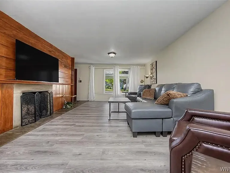 9326 Rivershore Dr — Photo 11