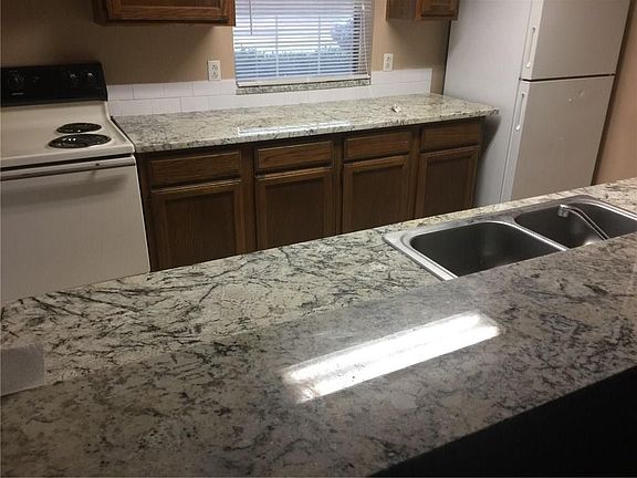 3rd image of 4640 Moss Rose Dr