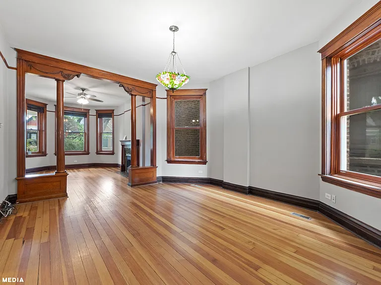 2025 W Walton St #1 — Photo 3