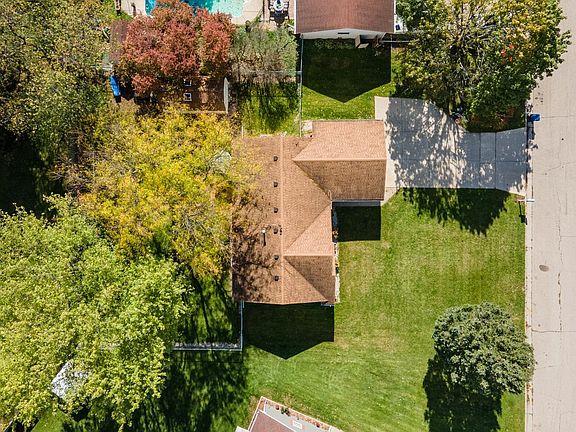 2nd image of 2120 Browning Dr