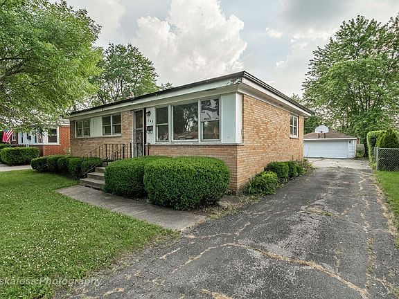 2nd image of 548 Vassar Ln
