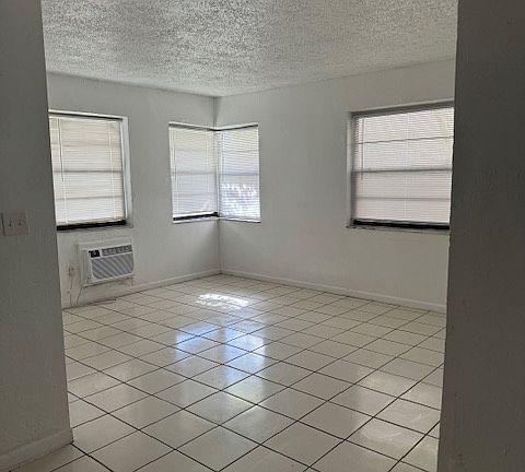 2nd image of 1940 Marseille Dr APT 1