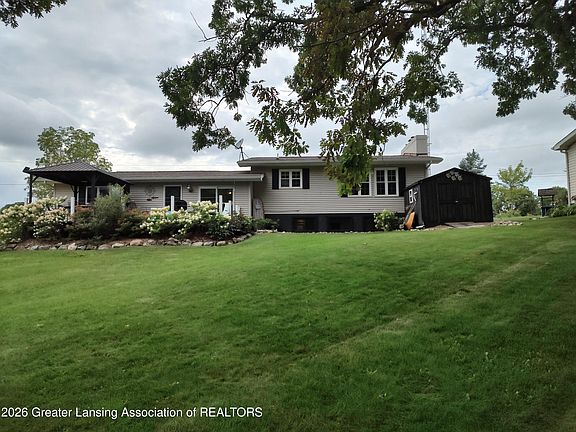 2nd image of 5121 Sunset Dr