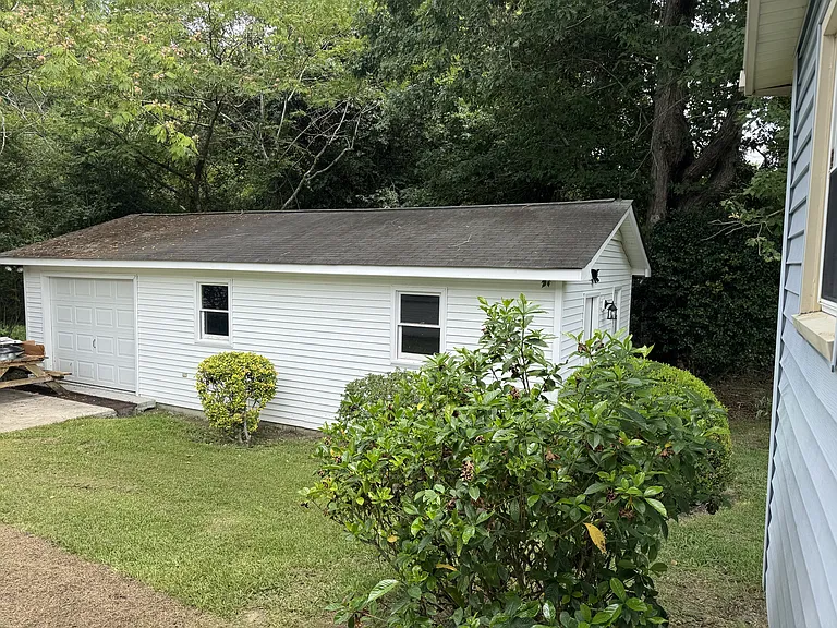 208 Regalwood Dr — Photo 14