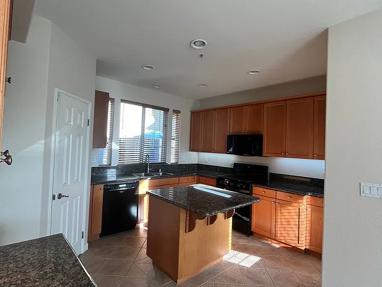 2653 Orange Ave — Photo 23