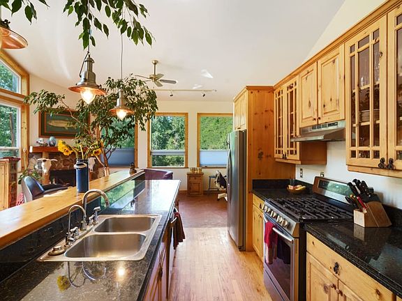 2nd image of 1186 N Killyons Ln