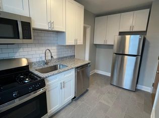 7013 N Ridge Blvd #3W, Chicago, IL 60645