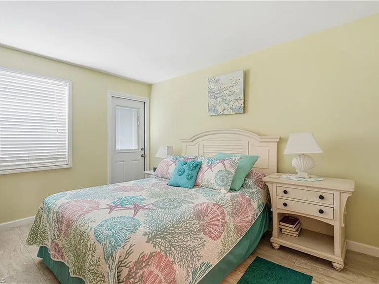1065 Gulf Shore Blvd N #108 — Photo 20