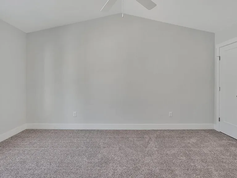 2866 Worth Dr — Photo 9