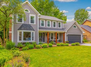 2213 Rosehill Ct, Naperville, IL 60565