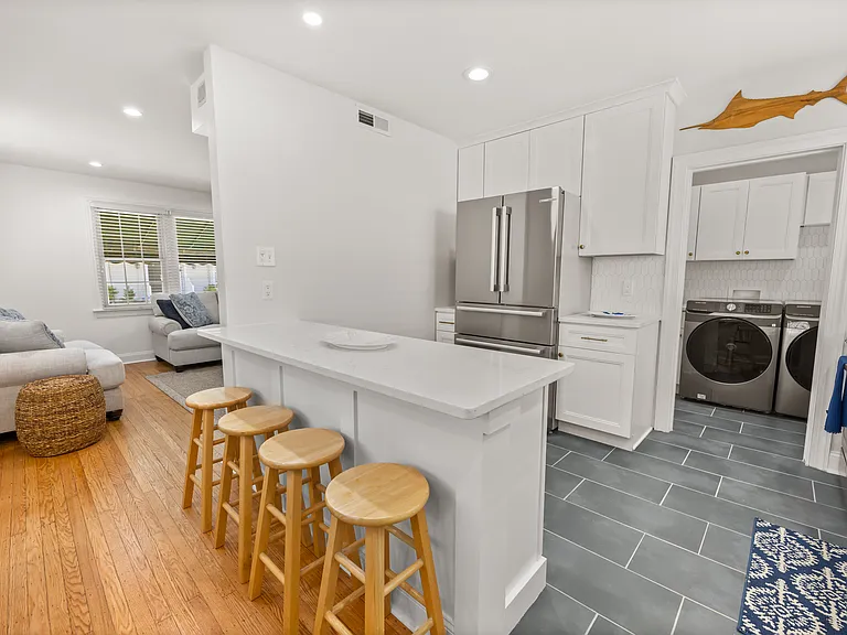 8805 Monmouth Ave — Photo 11
