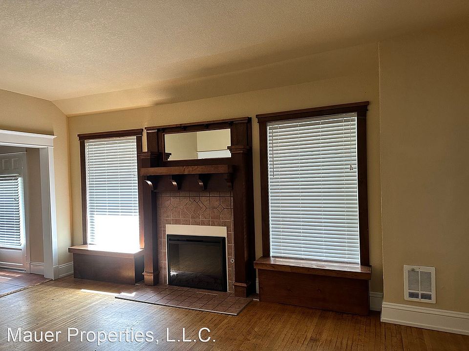 1st image of 807 S Lincoln Pl #2
