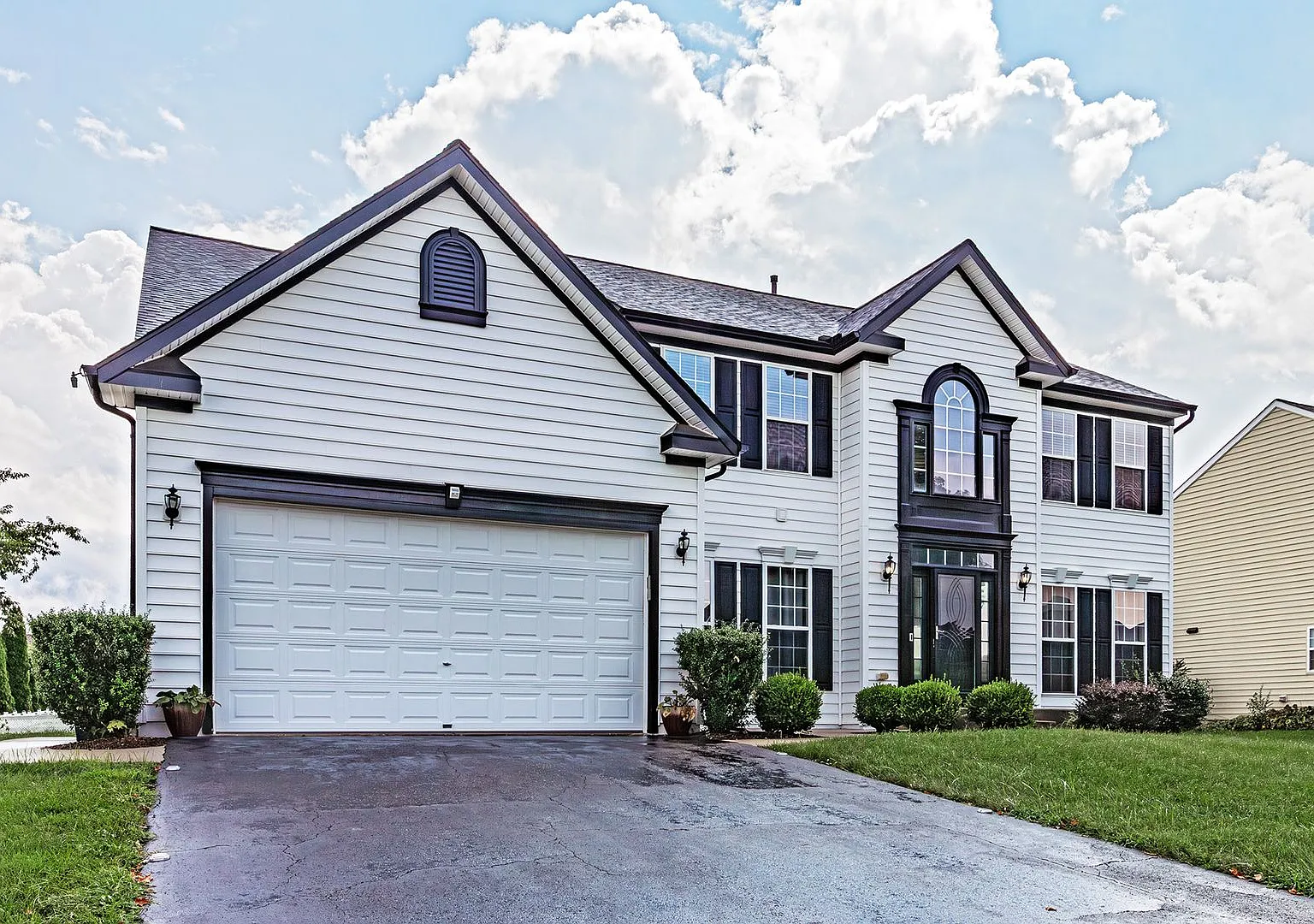 Middletown - 4 bedrooms, 3.5 bath home — Photo 1