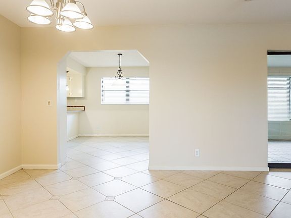 5th image of 92 Pine Hill Trl E