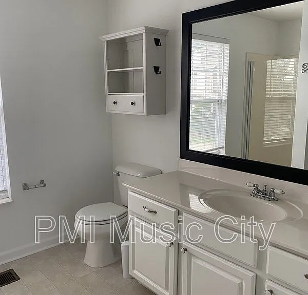 3933 Bridgeview Ln — Photo 16