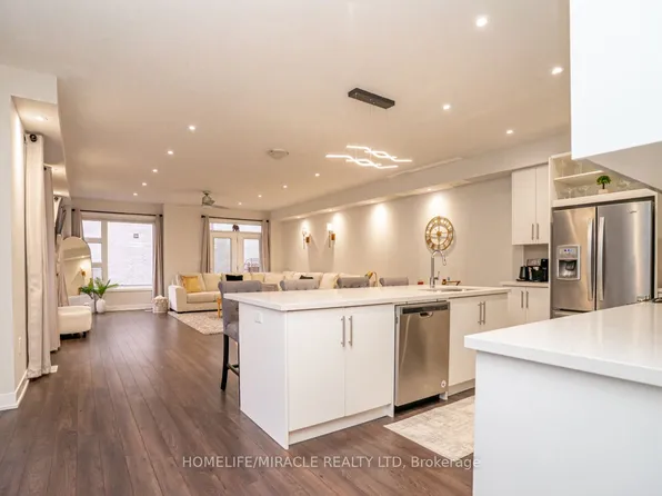 58 Donald Fleming Way #136, Whitby, ON L1R 0N8