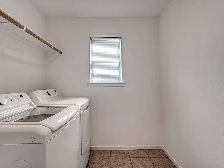 12721 Plummersville St — Photo 23