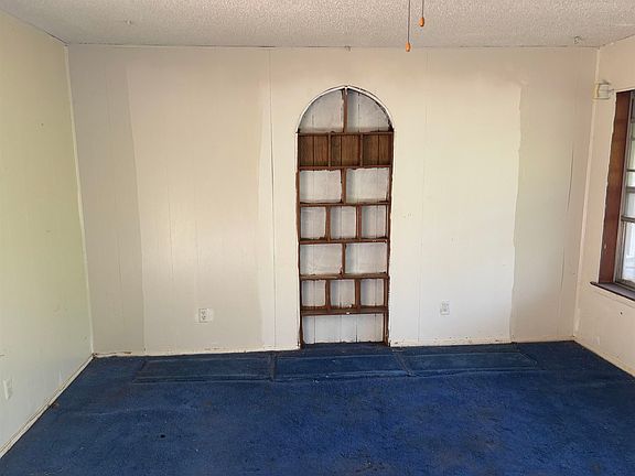 3rd image of 521 E Locust St