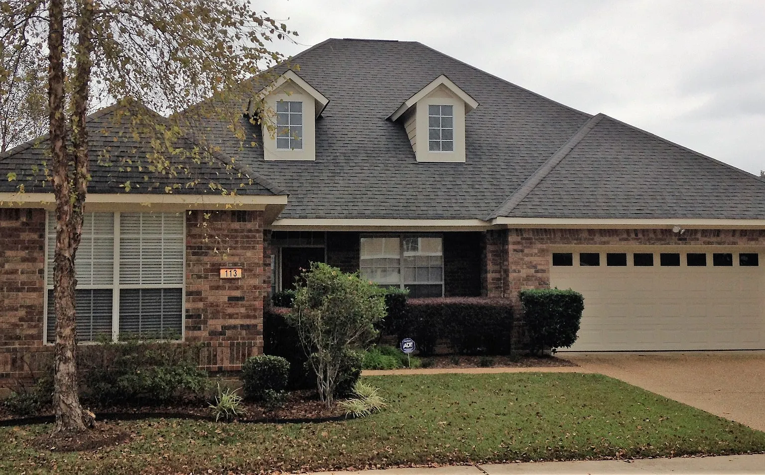 ** Beautiful 3/2 Haven Subdivision ** — Photo 1
