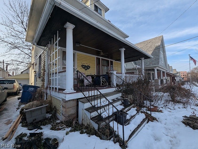 2nd image of 1462 Rosewood Ave