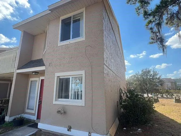 202 Watts Ln #D — Photo 1