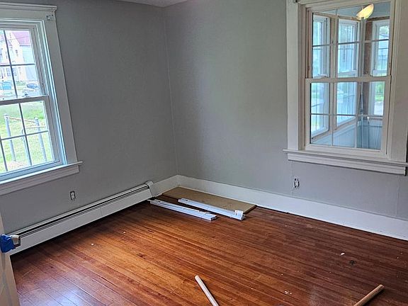 4th image of 18 Maple St #1A