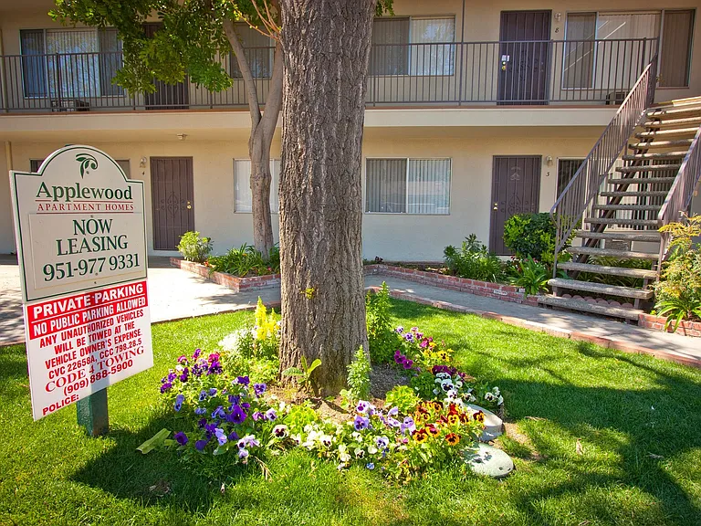 Applewood Apartments — Photo 55