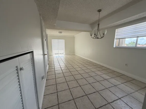 7965 W 30th Ct APT 201, Hialeah, FL 33018