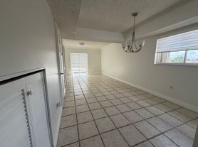7965 W 30th Ct, Hialeah, FL