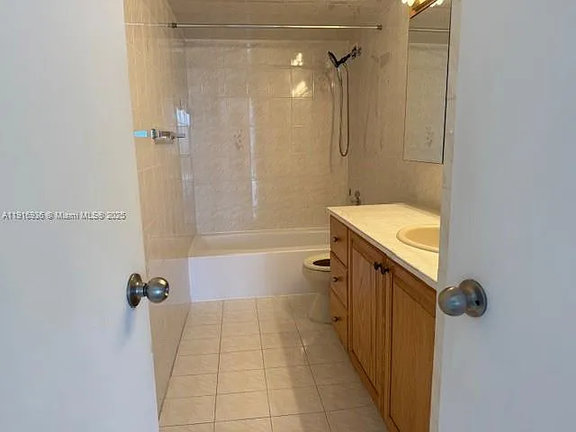 5401 Collins Ave #1512 — Photo 29