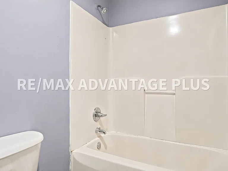 327 Thomas Jefferson Hwy — Photo 12