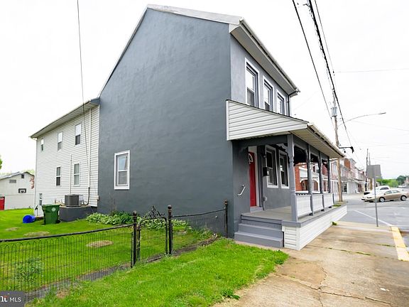 3rd image of 230 N Main St